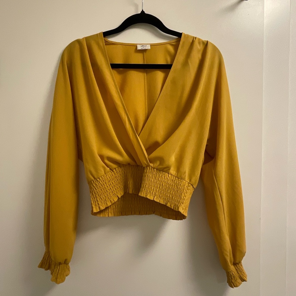 Aritzia Wilfred Reign Blouse Cropped